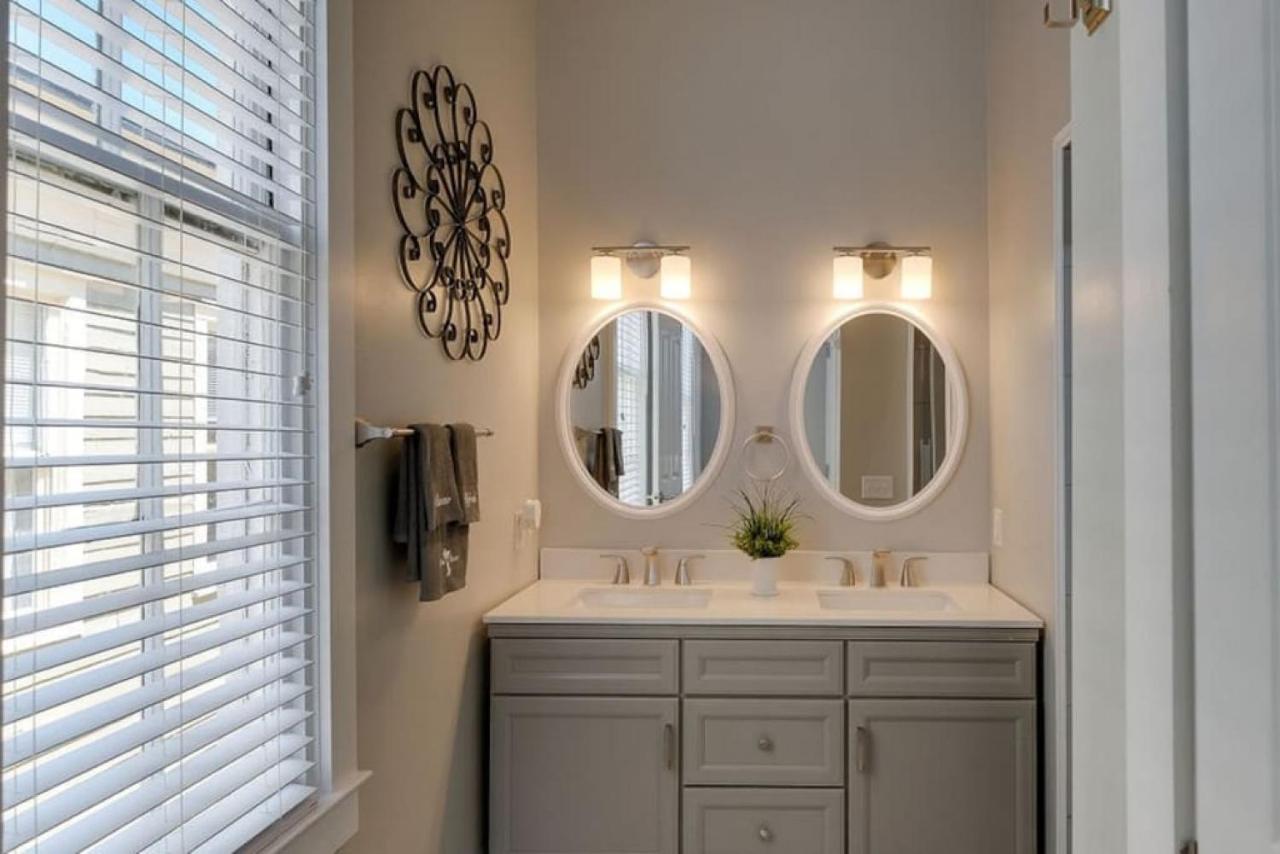 111 Waldburg Street Beautifully Renovated Historic 5 Bedroom 5 Bath Savannah Exterior photo