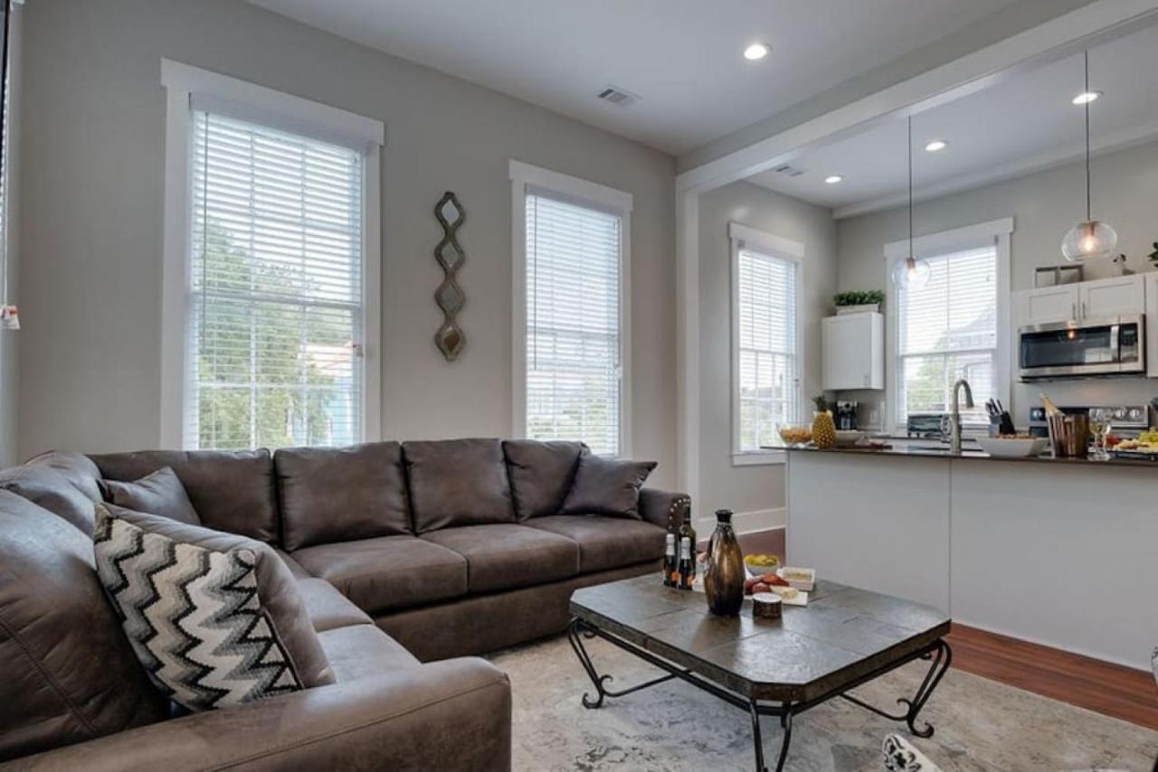 111 Waldburg Street Beautifully Renovated Historic 5 Bedroom 5 Bath Savannah Exterior photo